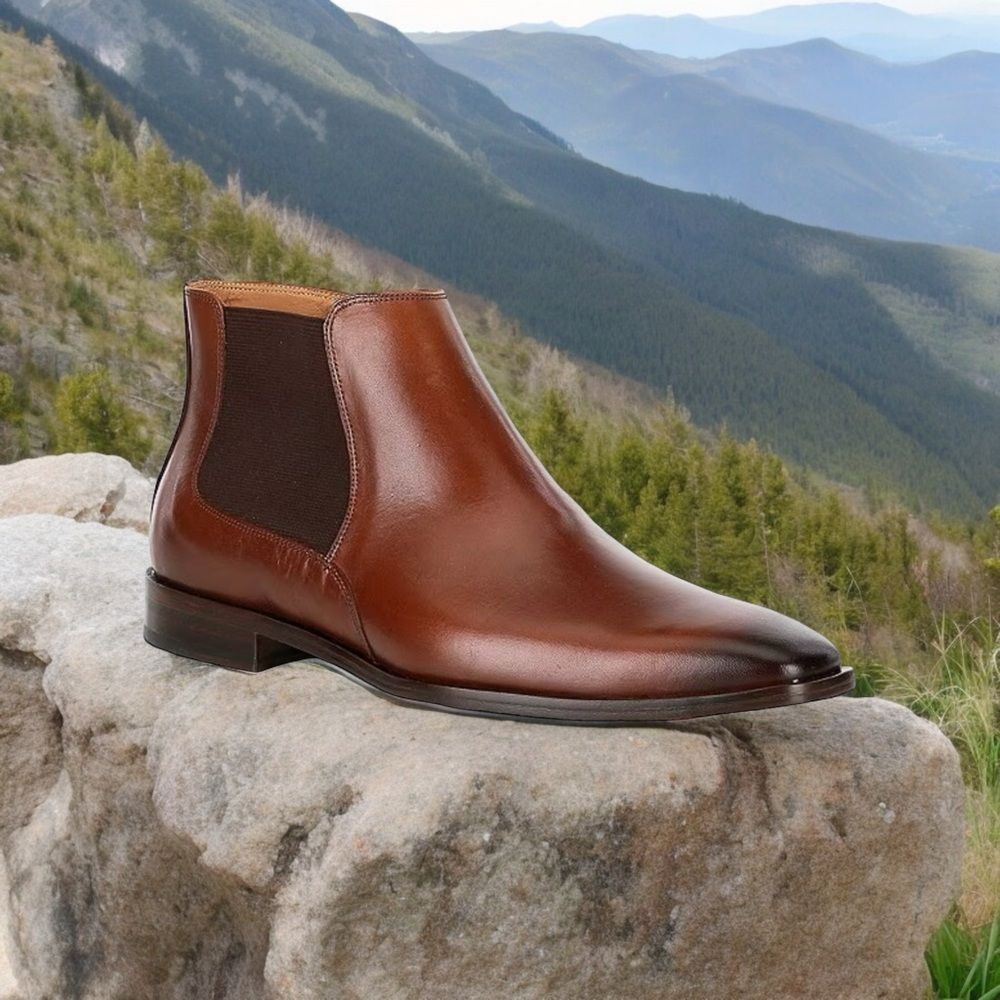 Men’s Noble Leather Chelsea Boots NWT
